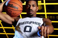 爱游戏全站 -包含葡超赛程吃紧；孟菲斯灰熊关键时刻官宣签约；更衣室稳定；心理建设被强调的词条