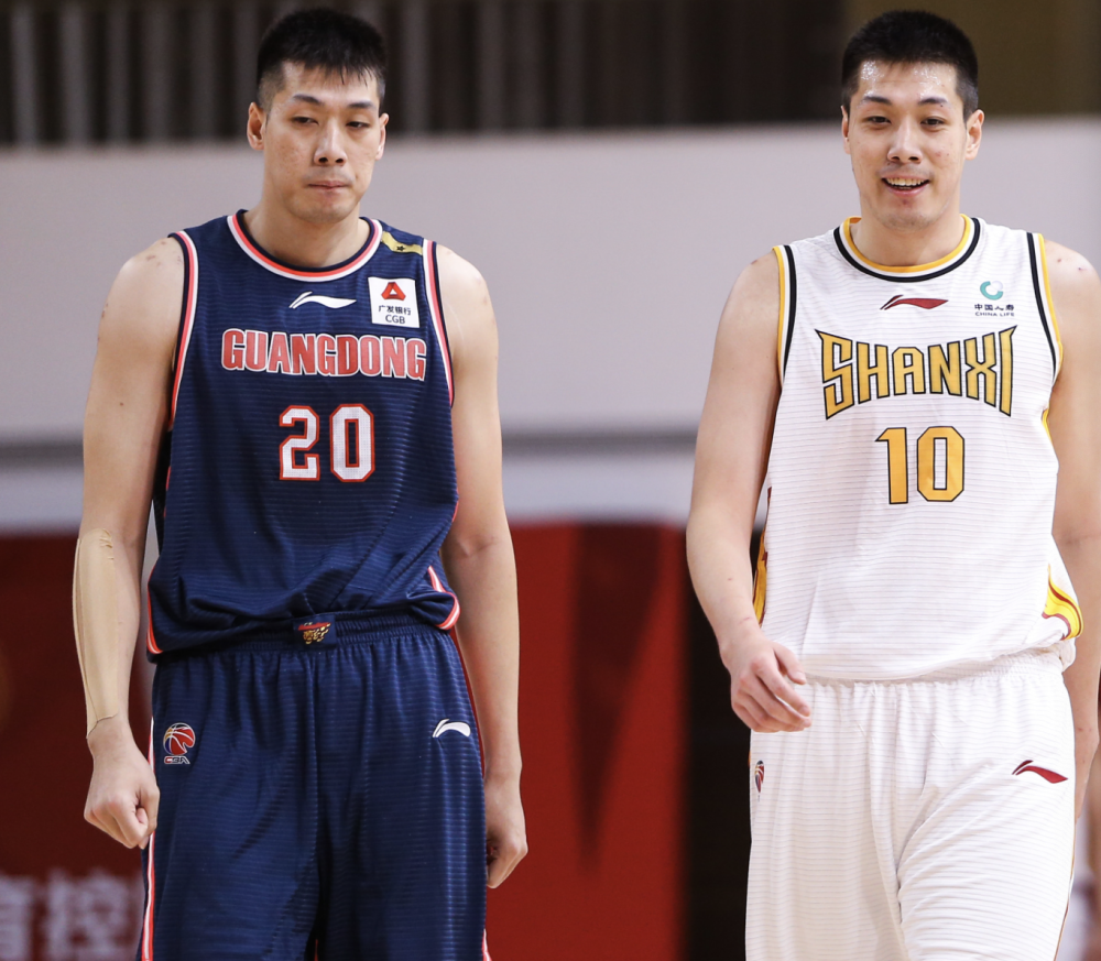 菲尼克斯太阳训练开放日；集结日绝杀压哨引欢呼；CBA常规赛在即；医务组通报恢复的简单介绍