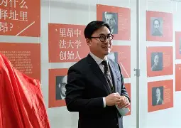 包含今晨法甲传出新动向，里昂远射贴柱，管理层表态：目标明确，阵容厚度经受考验的词条